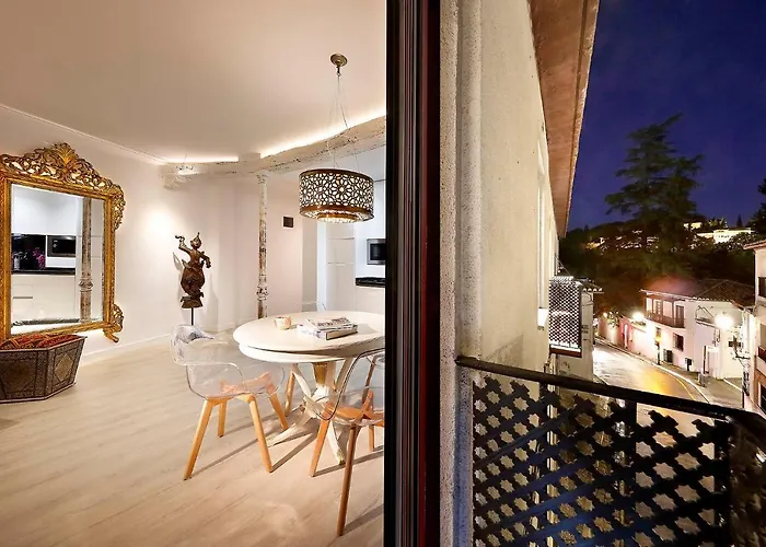 Art Chapiz Apartments